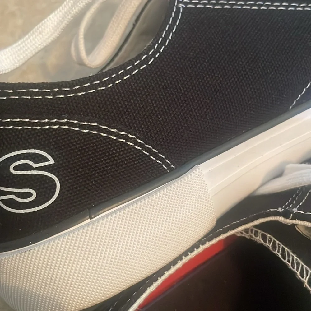*GORGEOUS* *LIKE NEW* Levi’s Canvas Shoes Women's Size 7 - Picture 9 of 9